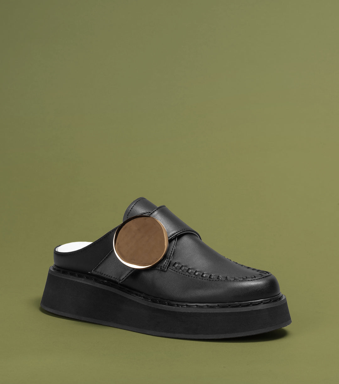 Zeme: Black Vegan Loafer Mule – Sustainable Elegance by O2 Monde